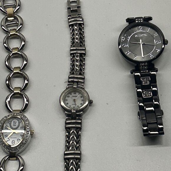 Bundle Of 21 Untested Watches - Mix Of Vintage And Smart Watches - Picture 16 of 16